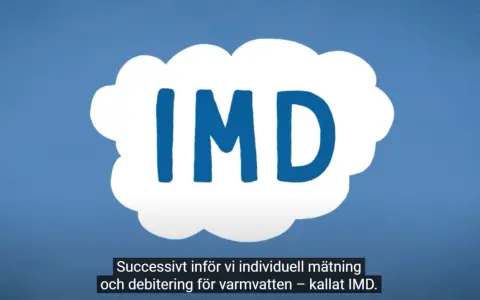 Blå bakgrund med en vit molnliknande form som innehåller texten "IMD". Texten under förklarar att det handlar om individuell mätning och debitering för varmvatten, kallat IMD.