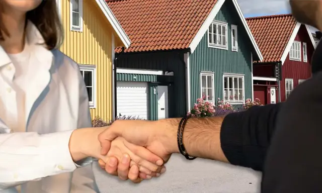 Handslag framför färgglada hus. Kanske en affär som gör det möjligt att **låna till handpenning** för drömhuset.